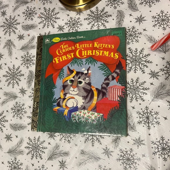 Vintage Baby’s First Christma Knits Stocking with Two Vintage Golden Books - Picture 9 of 12